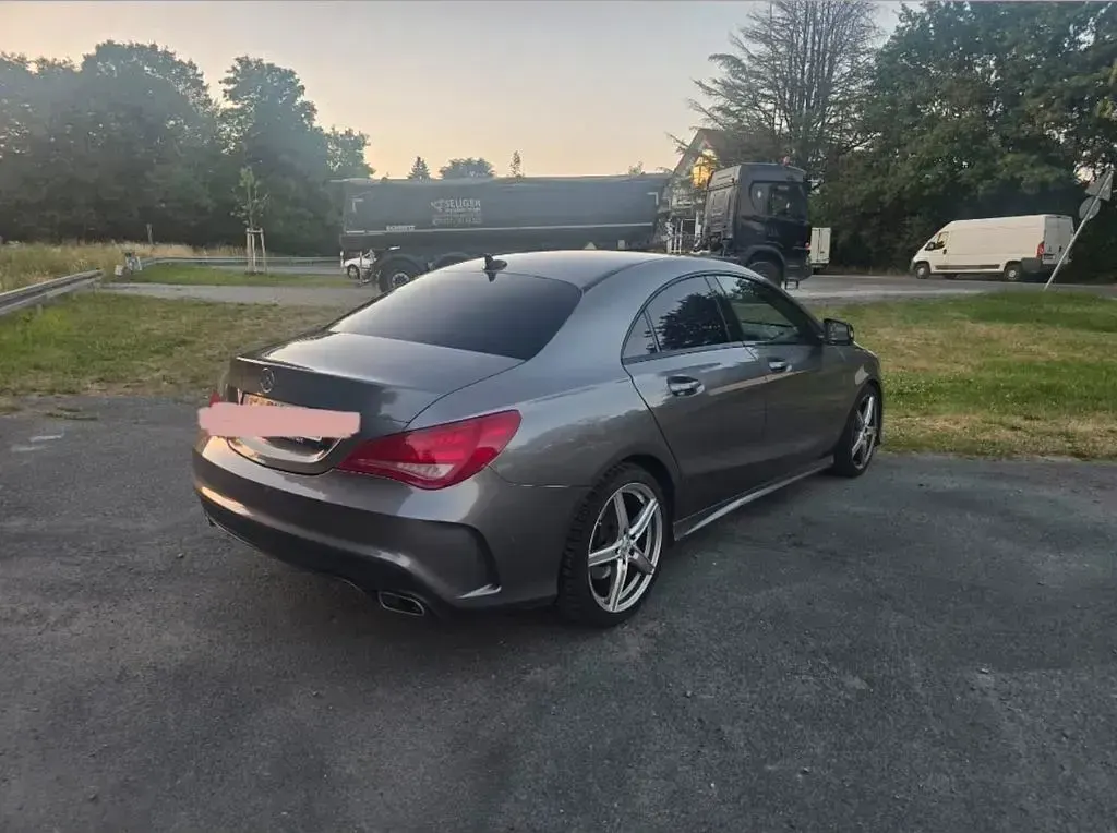 Gebraucht Mercedes CLA200 156 PS (114 kW) 2013 Silber Coupé