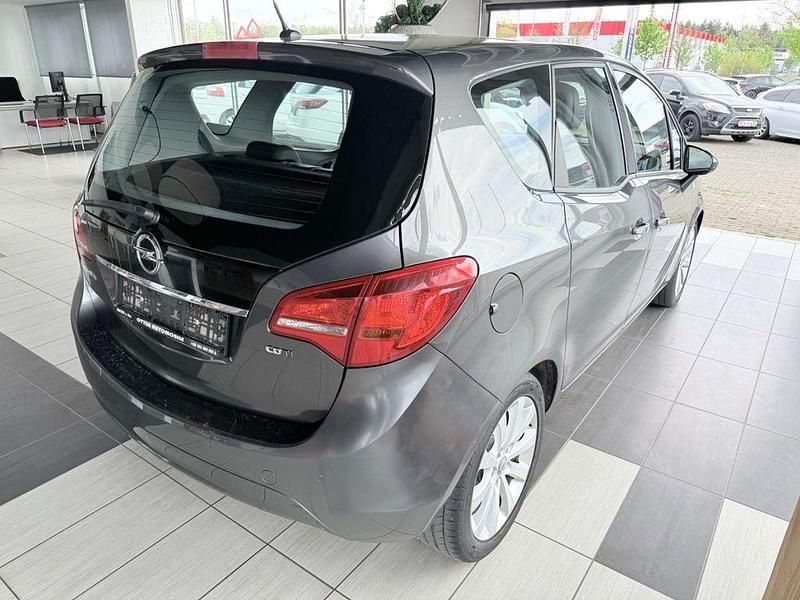 Używany Opel Meriva Innovation 101 KM (74 kW) 2012 Szary Minivan