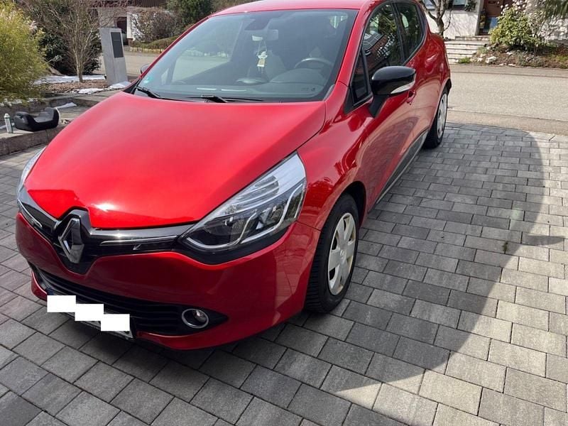 Gebraucht Renault Clio IV Initiale Paris 73 PS (53 kW) 2014 Rot Kleinwagen