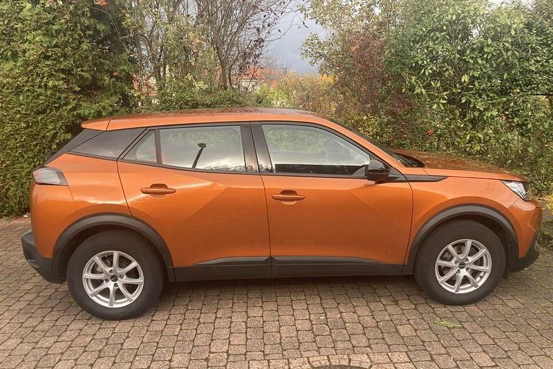 Orange Gebraucht 2022 Peugeot 2008 Active SUV | 15.500 € (Fairer Preis) - Bild 1/4