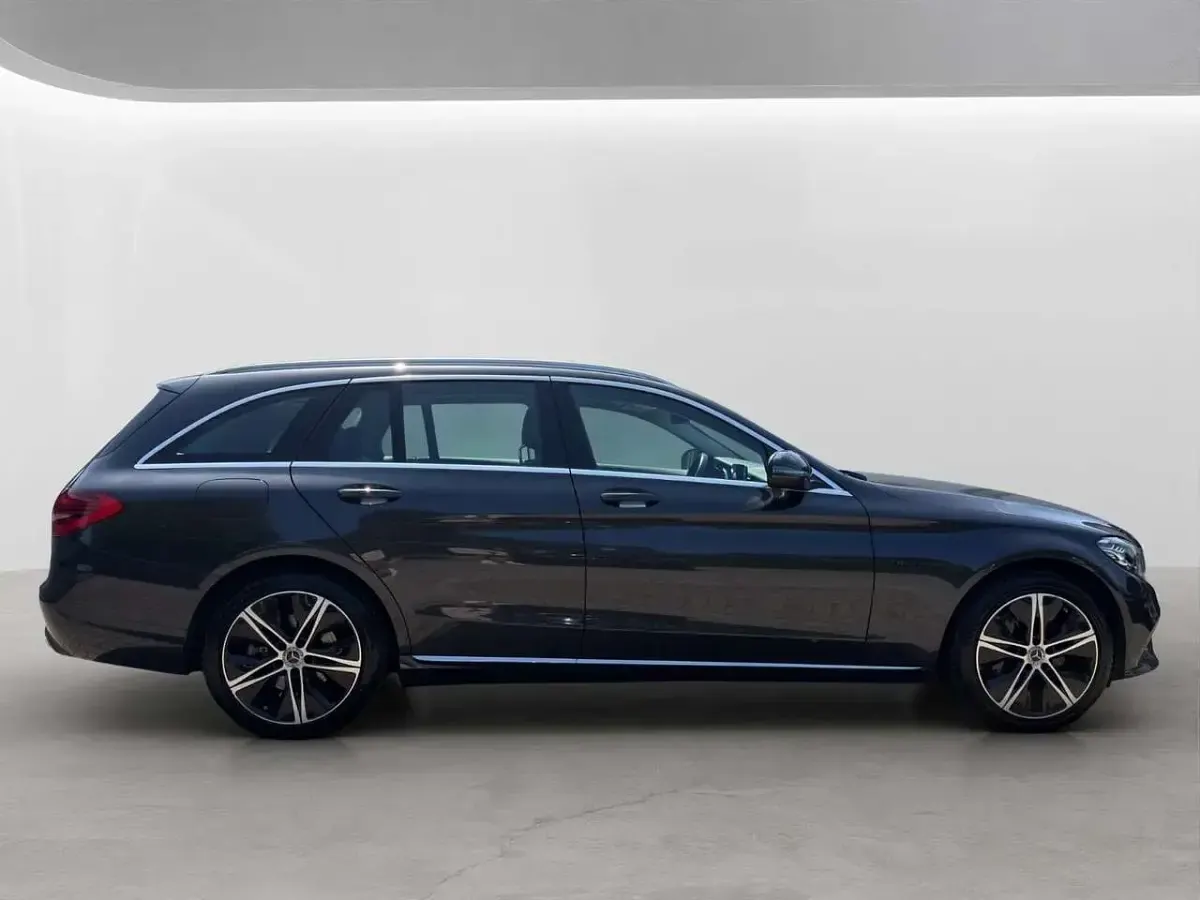 Gebraucht Mercedes E300 Avantgarde 320 PS (235 kW) 2021 Grafitgrau  metalliclack Kombi