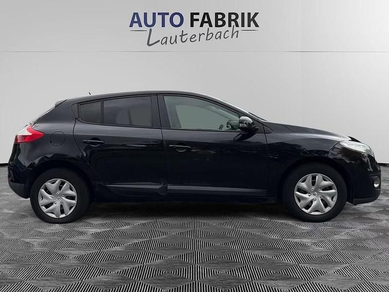 Gebraucht Renault Mégane Expression 116 PS (85 kW) 2013 Schwarz Limousine