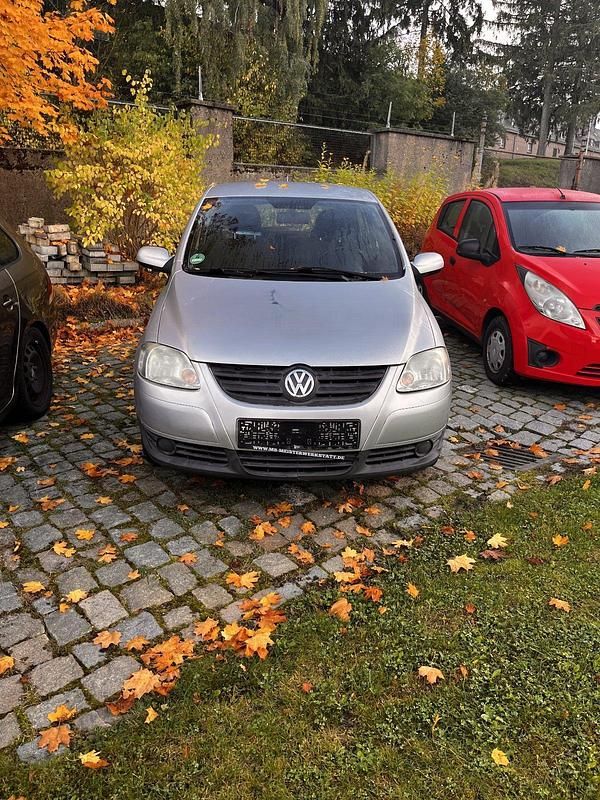Silber Gebraucht 2009 VW Fox Kleinwagen | 800 € (Superpreis) - Bild 1/4