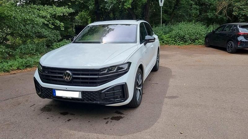 Weiß Gebraucht 2025 VW Touareg R-line SUV | 68.900 € (Guter Preis) - Bild 1/4