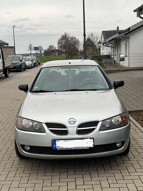 Gebraucht Nissan Almera Acenta 98 PS (72 kW) 2004 Silber Limousine