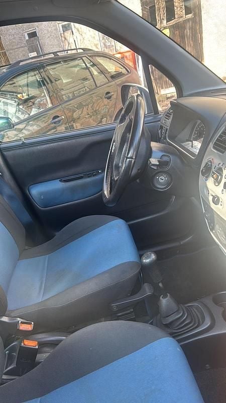 Gebraucht Opel Agila 75 PS (55 kW) 2005 Silber Van / Kleinbus