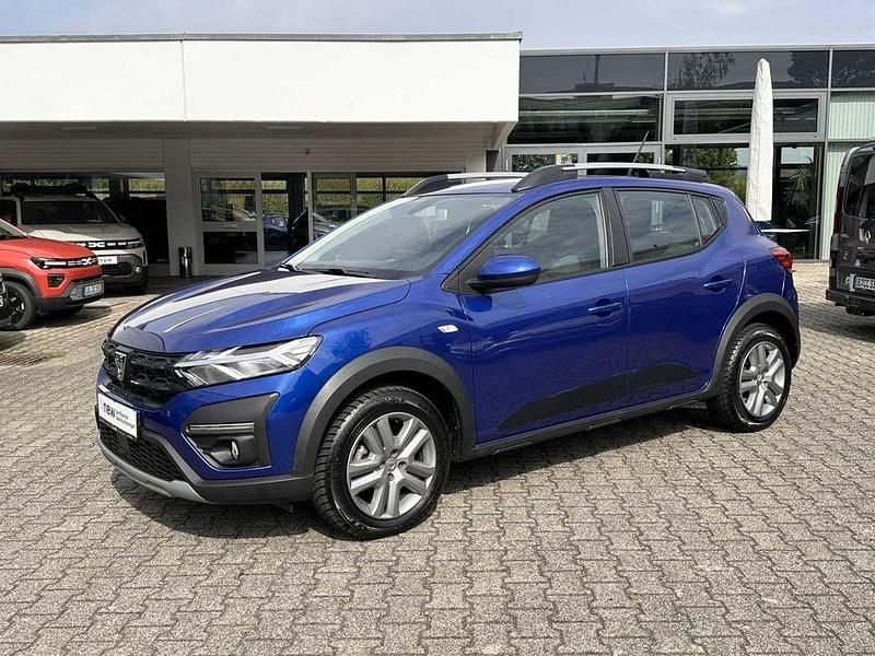 Blau Gebraucht 2022 Dacia Sandero Comfort Kleinwagen | 15.940 € (Fairer Preis) - Bild 1/3