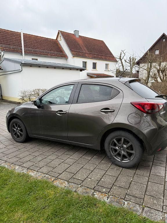 Gebraucht Mazda 2 Exclusive-Line 105 PS (77 kW) 2016 Braun Limousine