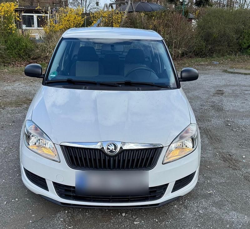 Gebraucht Skoda Fabia Active 60 PS (44 kW) 2014 Weiß Kleinwagen