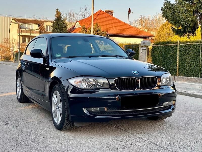 Gebraucht BMW 118 143 PS (105 kW) 2012 Schwarz Kleinwagen