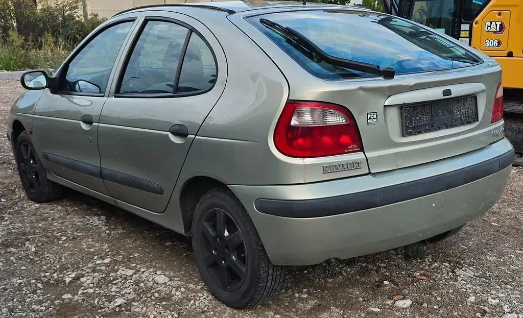 Gebraucht Renault Mégane II 95 PS (69 kW) 2002 Gold Limousine