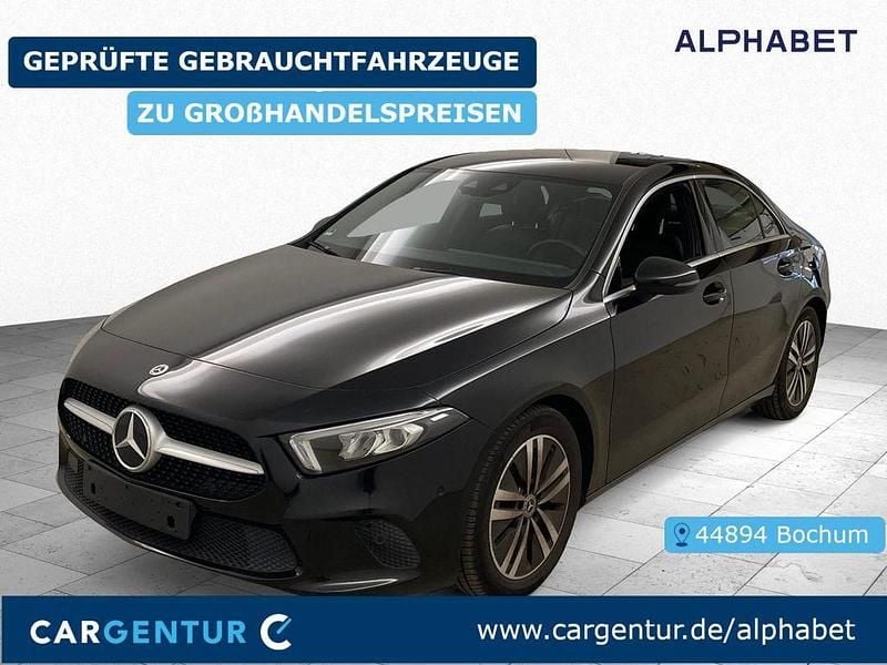 Kosmosschwarz Gebraucht 2020 Mercedes A200 Progressive Limousine | 22.595 € (Guter Preis) - Bild 1/2