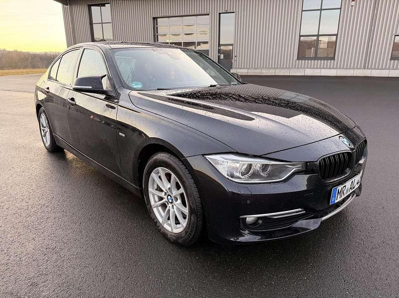 Gebraucht BMW 320 Luxury Line 184 PS (135 kW) 2012 Limousine