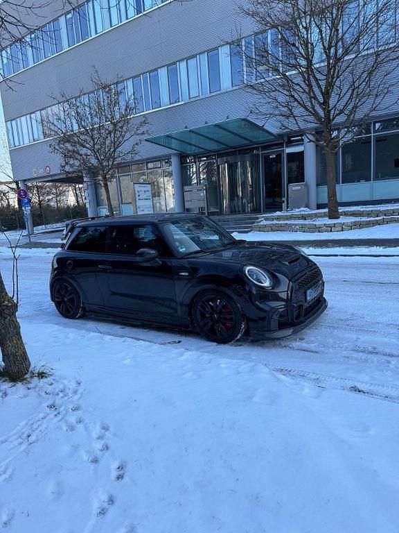 Gebraucht Mini John Cooper Works 231 PS (169 kW) 2023 Schwarz Kleinwagen
