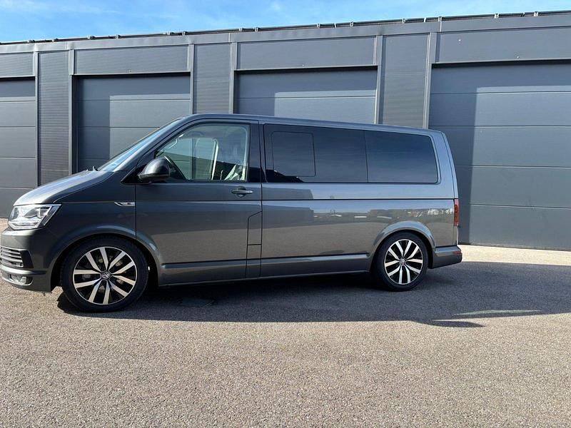Gebraucht VW Multivan Comfortline 204 PS (150 kW) 2017 Grau Van