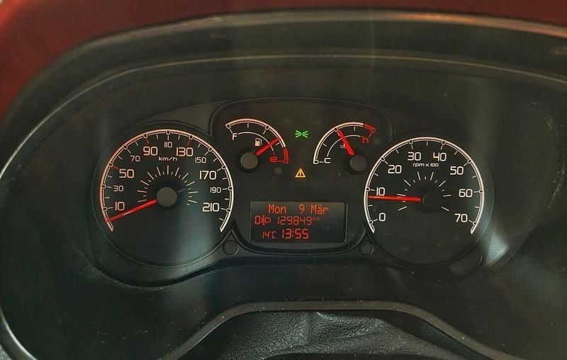 Gebraucht Fiat Doblò 95 PS (69 kW) 2013 Rot Van / Kleinbus