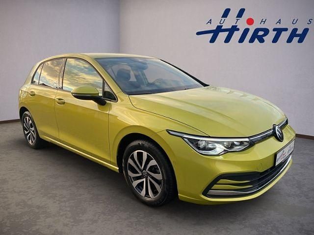 Gebraucht VW Golf VIII Active 131 PS (96 kW) 2022 Gelb metallic Limousine