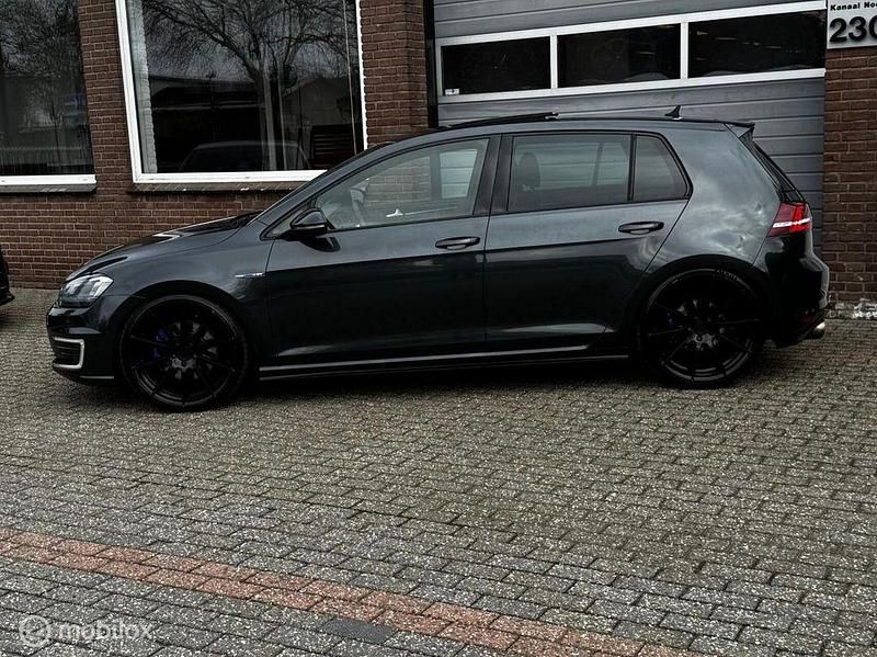 Gebraucht VW Golf VII GTE 204 PS (150 kW) 2015 Grau Limousine