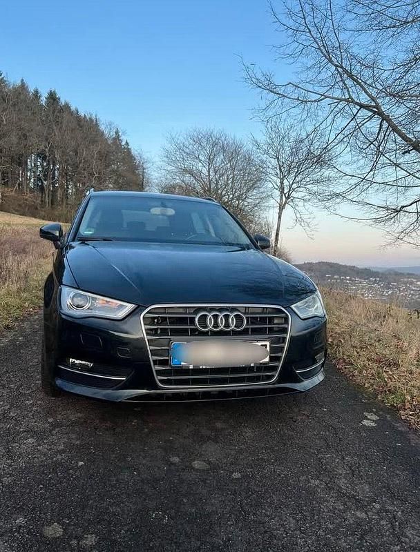 Gebraucht Audi A3 Ambiente 110 PS (80 kW) 2015 Schwarz Limousine