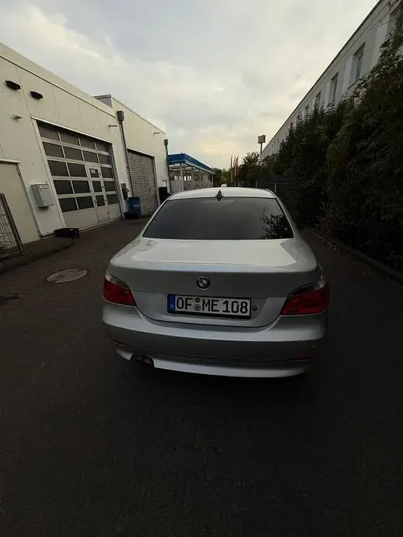 Gebraucht BMW 525 177 PS (130 kW) 2004 Grau Limousine