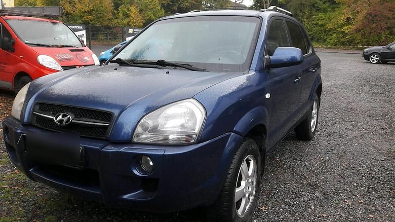 Blau Gebraucht 2008 Hyundai Tucson SUV | 2.900 € (Superpreis) - Bild 1/4