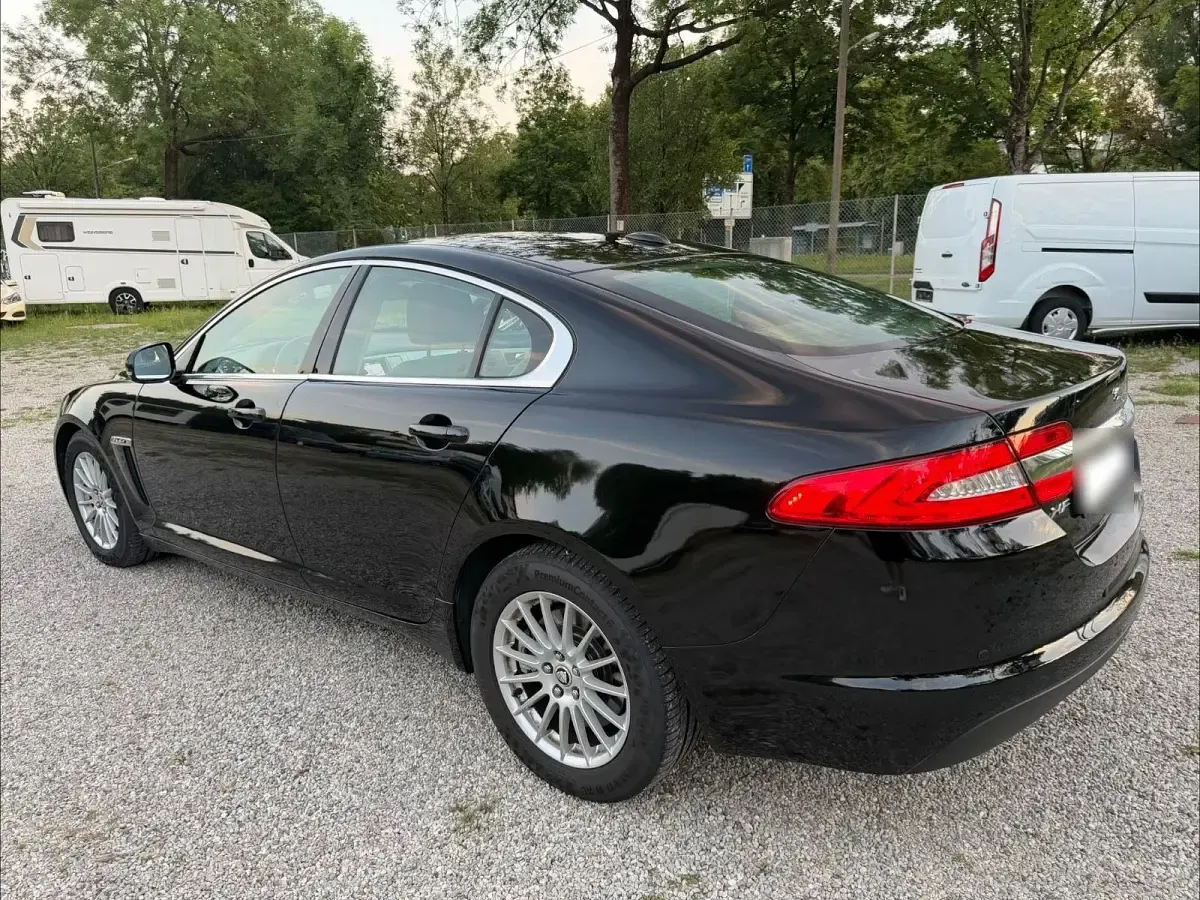 Gebraucht Jaguar XF 190 PS (139 kW) 2012 Schwarz Limousine