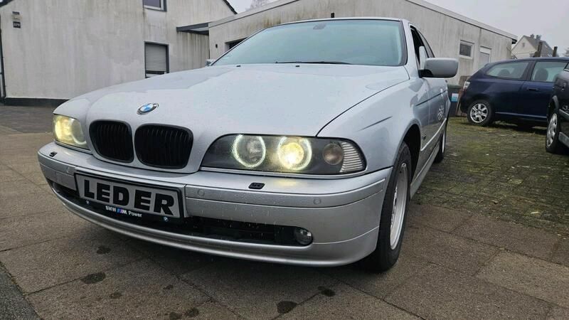 Silber Gebraucht 2003 BMW 520 Kombi | 3.790 € (Fairer Preis) - Bild 1/4
