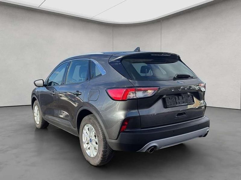 Gebraucht Ford Kuga Titanium 152 PS (111 kW) 2022 Grau SUV