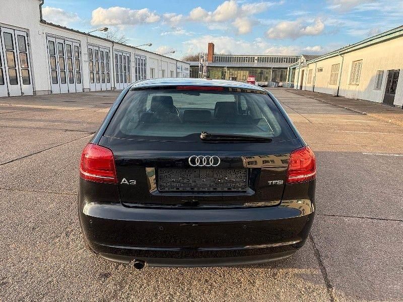 Gebraucht Audi A3 Ambiente 105 PS (77 kW) 2011 Schwarz Kleinwagen