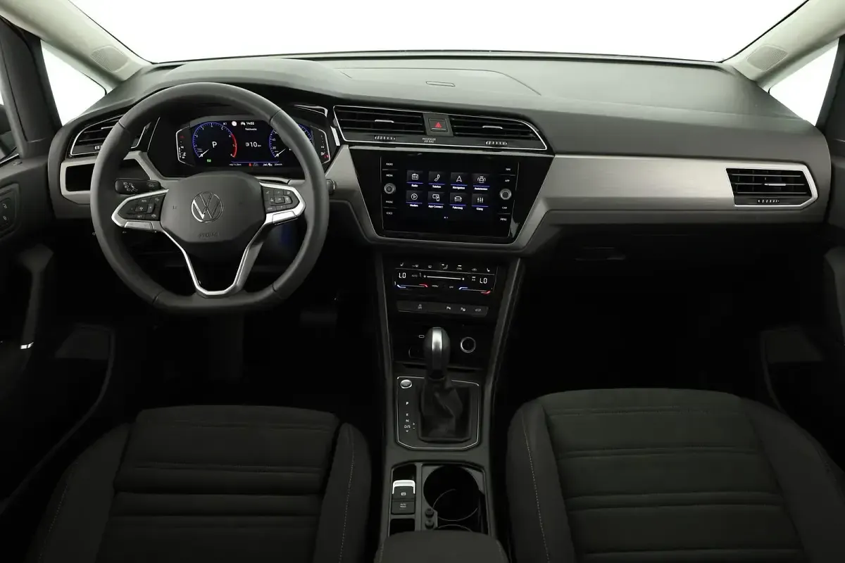 Neu VW Touran Comfortline 150 PS (110 kW) 2026 Grenadillschwarz metallic Van / Kleinbus