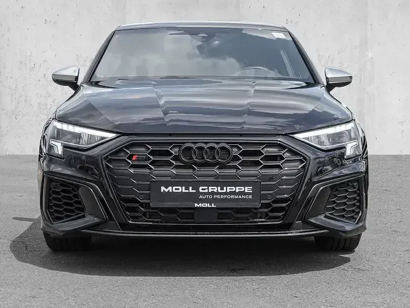 Gebraucht Audi S3 Ambiente 310 PS (228 kW) 2024 Mythosschwarz metallic Limousine