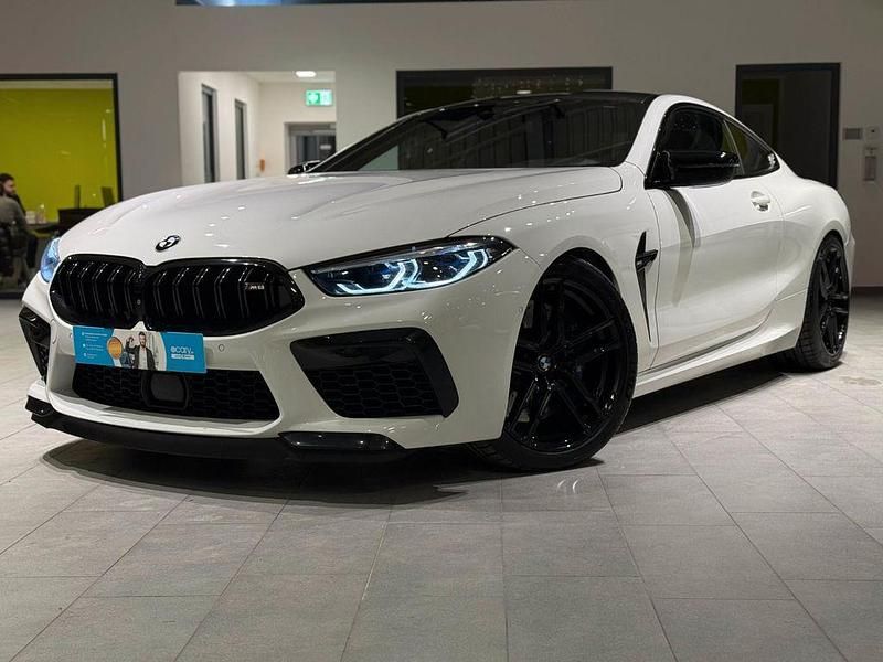 Weiß Gebraucht 2021 BMW M8 Competition Edition Coupé | 84.995 € (Fairer Preis) - Bild 1/4