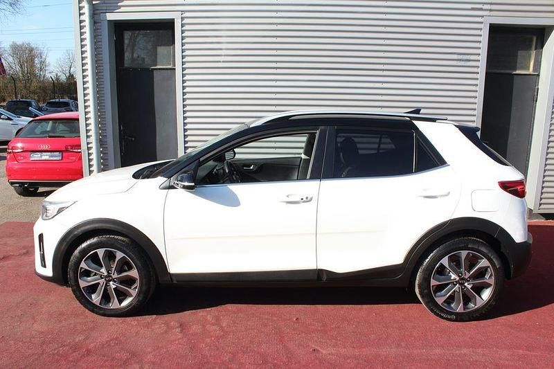 Gebraucht Kia Stonic Spirit 120 PS (88 kW) 2018 Schwarz SUV