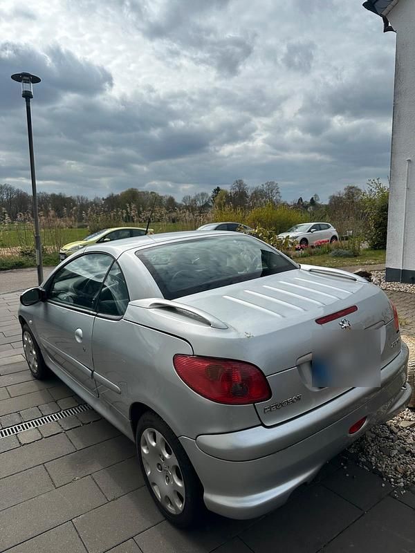 Gebraucht Peugeot 206 CC 109 PS (80 kW) 2003 Grau Cabrio