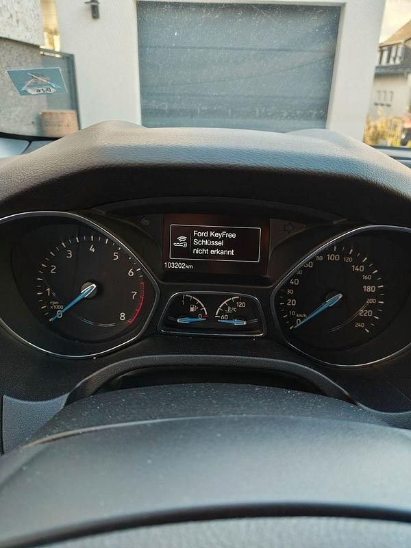 Gebraucht Ford Focus ST-Line 125 PS (91 kW) 2017 Silber Kombi