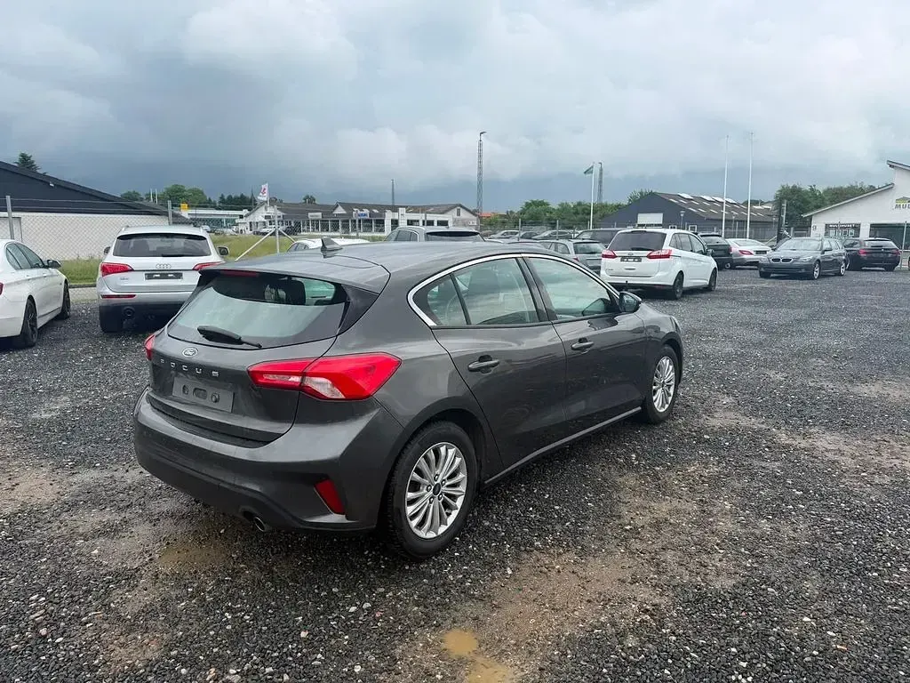 Gebraucht Ford Focus Titanium 125 PS (91 kW) 2019 Braun Limousine