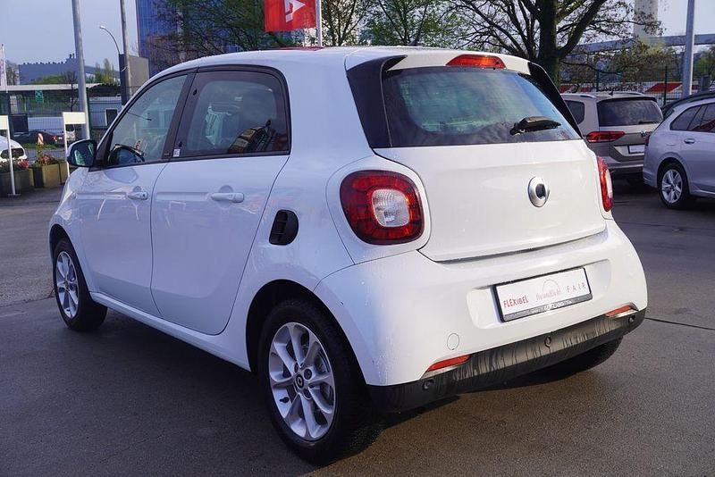 Gebraucht Smart ForFour Basis 90 PS (66 kW) 2019 Weiß Kleinwagen