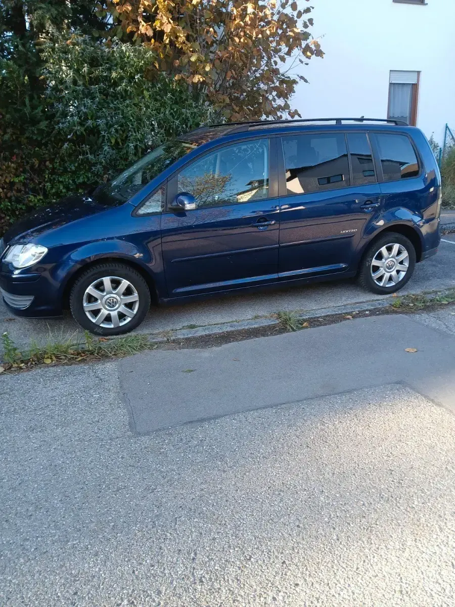Gebraucht VW Touran United 145 PS (106 kW) 2008 Blau Van / Kleinbus