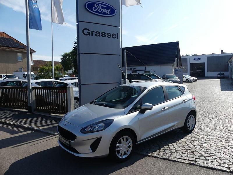 Silber Gebraucht 2021 Ford Fiesta Cool & Connect Kleinwagen | 14.100 € (Fairer Preis) - Bild 1/4