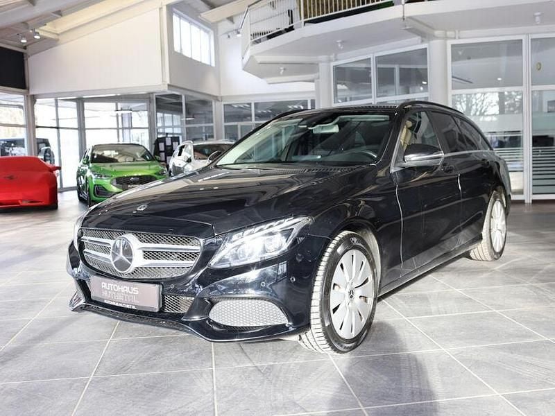 Gebraucht Mercedes C220 170 PS (125 kW) 2018 Schwarz (040) Kombi