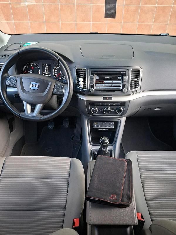 Gebraucht Seat Alhambra 140 PS (102 kW) 2013 Silber Van / Kleinbus