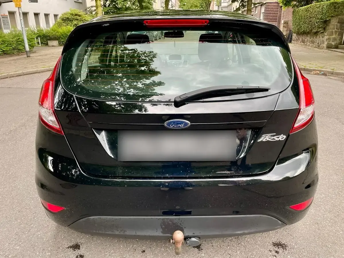 Gebraucht Ford Fiesta 95 PS (69 kW) 2016 Schwarz Kleinwagen