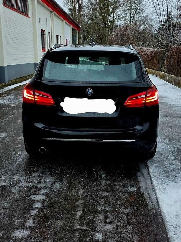 Gebraucht BMW 218 Active Tourer Sport Line 150 PS (110 kW) 2015 Schwarz Van / Kleinbus