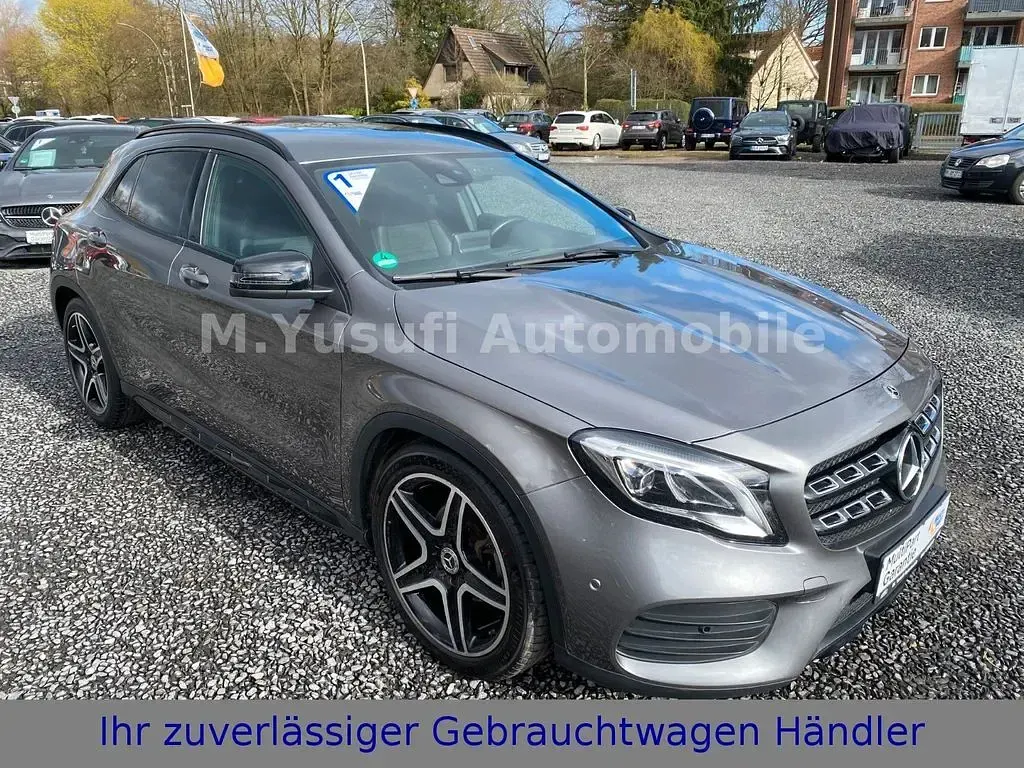 Gebraucht Mercedes GLA200 AMG line 156 PS (114 kW) 2020 Grau SUV