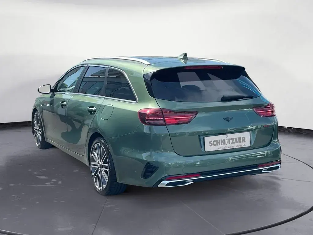 Gebraucht Kia Ceed GT-Line 140 PS (102 kW) 2024 Grün Kleinwagen