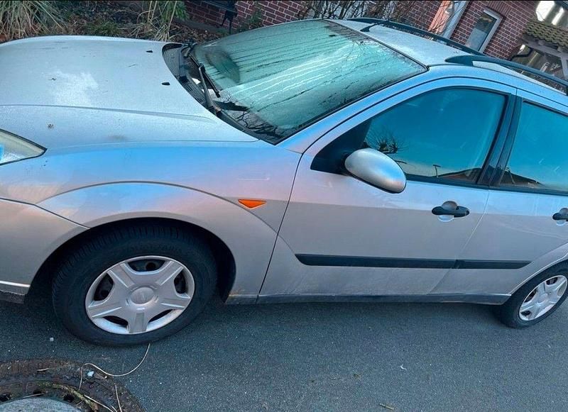 Gebraucht Ford Focus Trend 101 PS (74 kW) 2004 Grau Limousine