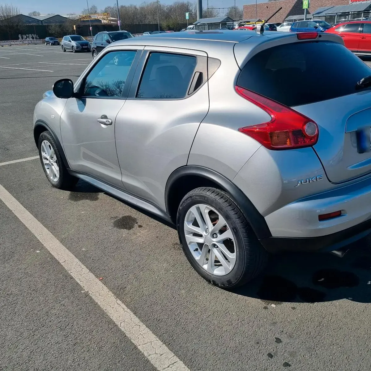 Gebraucht Nissan Juke 116 PS (85 kW) 2011 Silber SUV