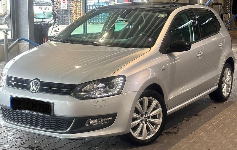 Silber Gebraucht 2012 VW Polo Match Limousine | 7.400 € (Fairer Preis) - Bild 1/4