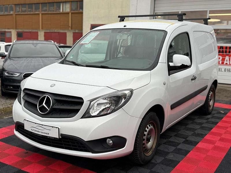 Gebraucht Mercedes Citan 111 110 PS (80 kW) 2018 Weiß Van / Kleinbus