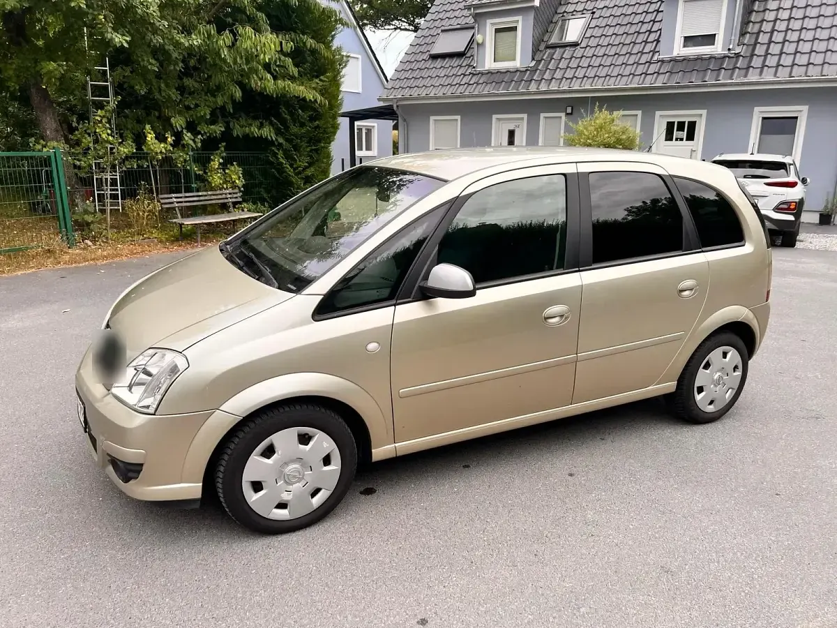Gebraucht Opel Meriva 77 PS (56 kW) 2009 Gold Van / Kleinbus